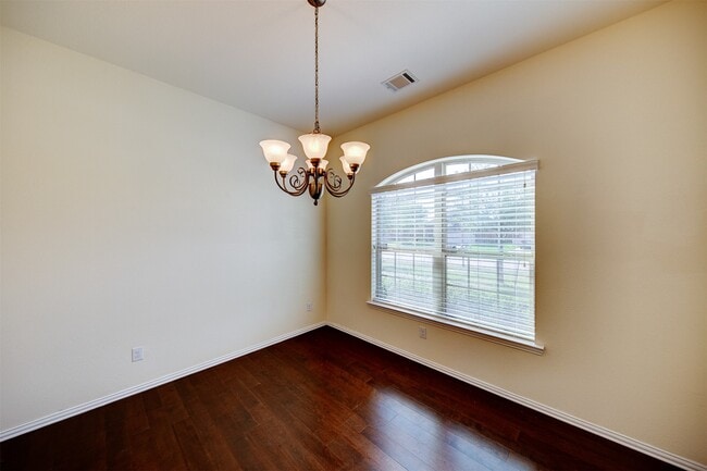 Building Photo - 606 Dunlavy Ln Rental