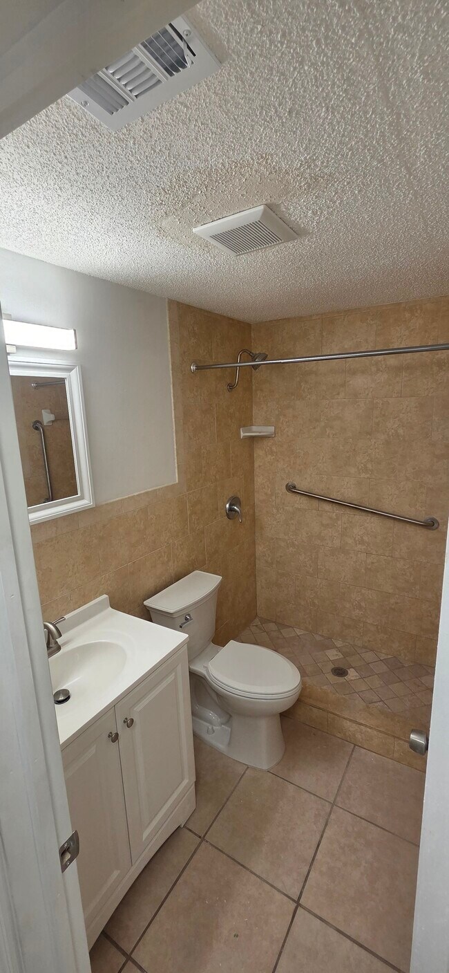4934 Getner St Unit none