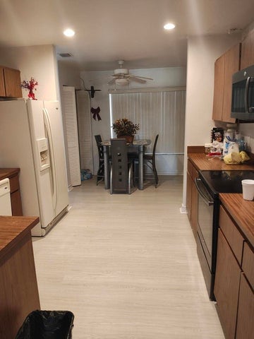 Photo - 616 White Water Dr