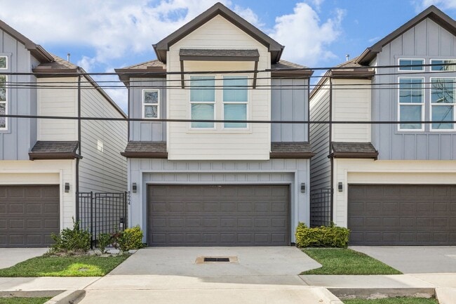 Building Photo - 8664 Easthaven Blvd