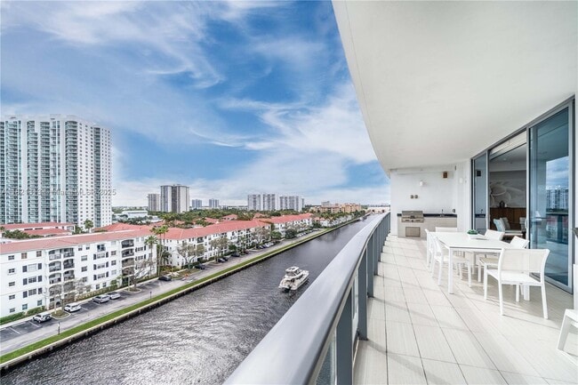 Photo - 3300 NE 188th St Unidad 710 Rental