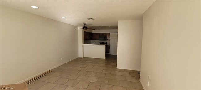 Photo - 2121 Chertsey Dr Unidad D