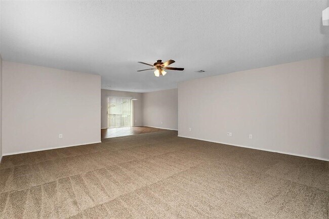 Photo - 2152 Laughlin Rd
