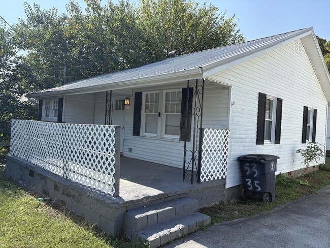 Building Photo - 5336 Connell St Rental