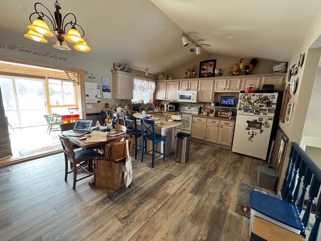 Photo - Furnished 4 Bed/2 Bath Seasonal Rental – Absarokee, MT | July–September