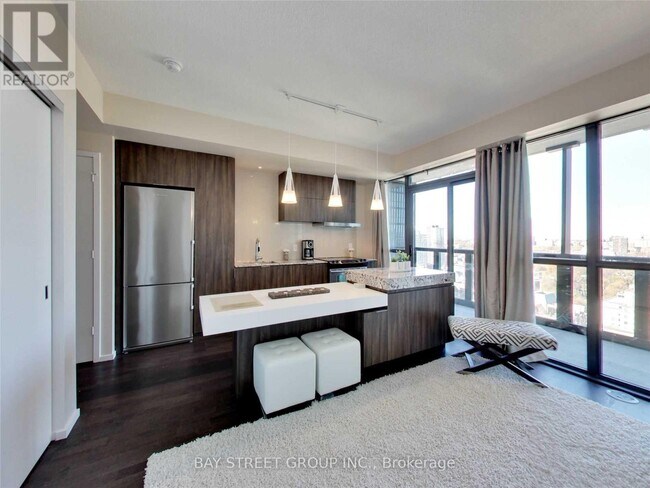 Photo - 101 Charles St E Unité 2907