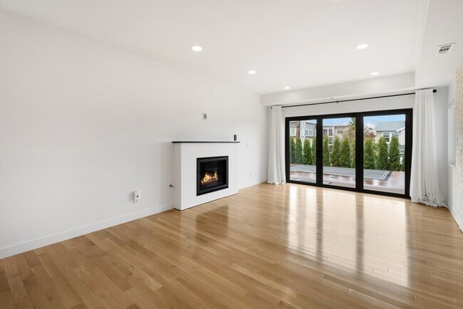 Photo - 6402 106th Ave NE