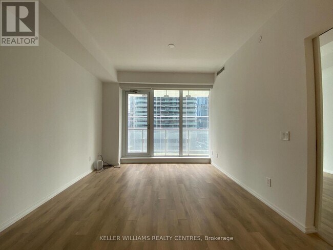 Photo - 197 Yonge St Unit 1207