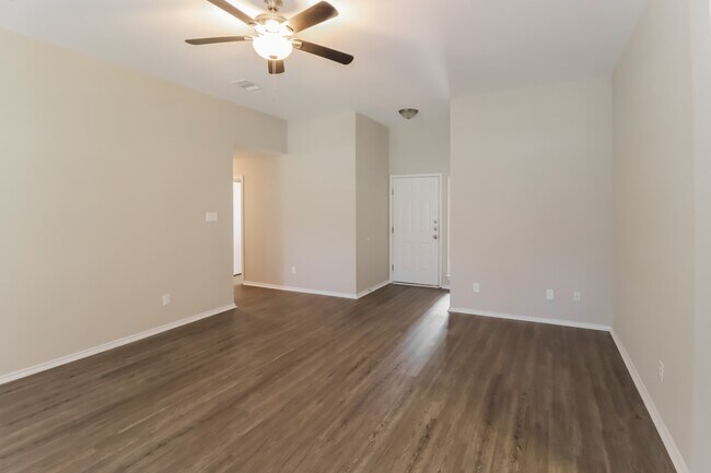 Photo - 2604 Hill Street Cove