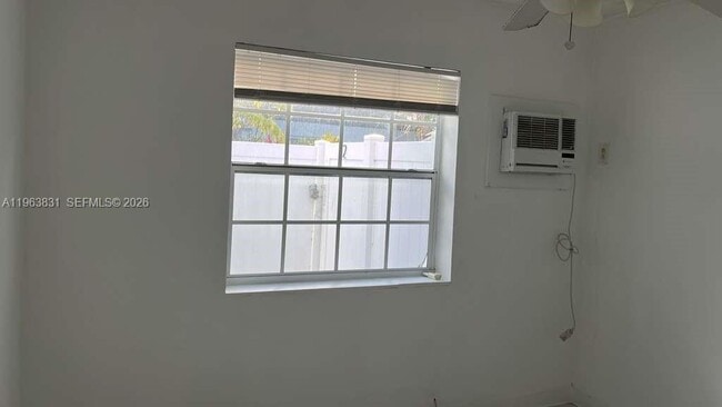 Photo - 800 SE 15th St Unit 1