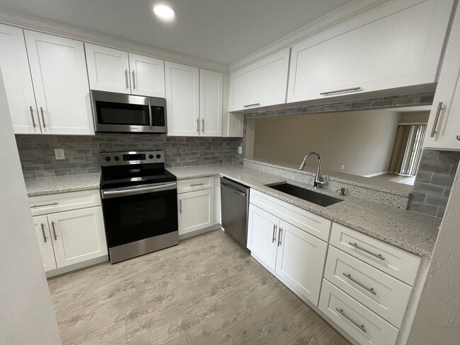 Photo - ANNUAL RENTAL - 2/2 CONDO IN ABBEY AT BERKSHIRE VILLAGE