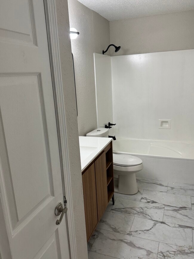 Photo - 7718 Reindeer St