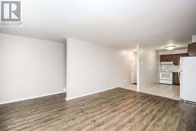 Photo - 4227 Dundas St W Unit 1