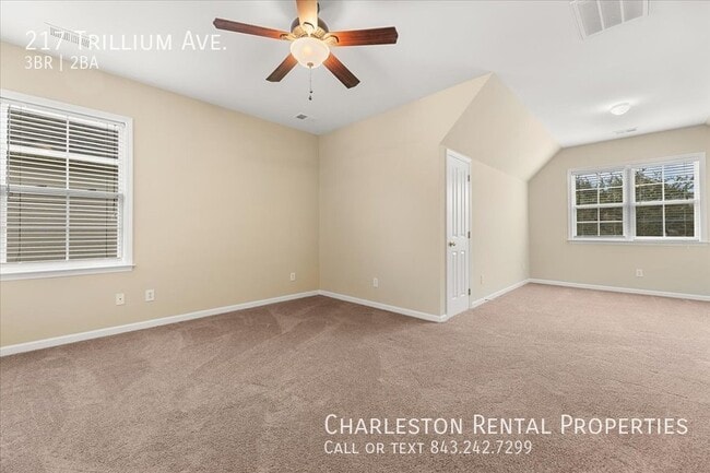 Photo - 217 Trillium Ave