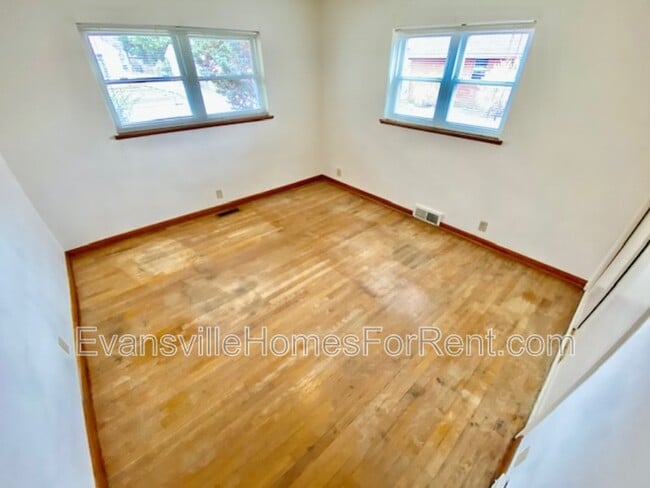 Photo - 2167 E Powell Ave