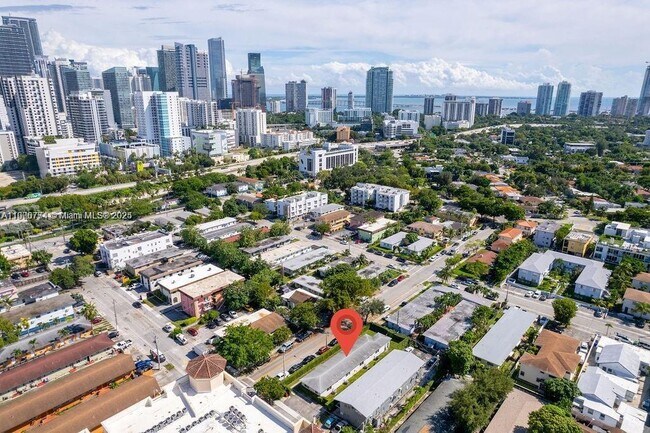Photo - 900 SW 5th Ave Unit 3