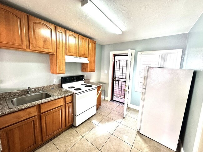 Building Photo - 6120 Unit 6120