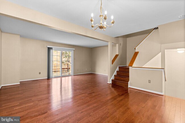 Photo - 8871 Manahan Dr