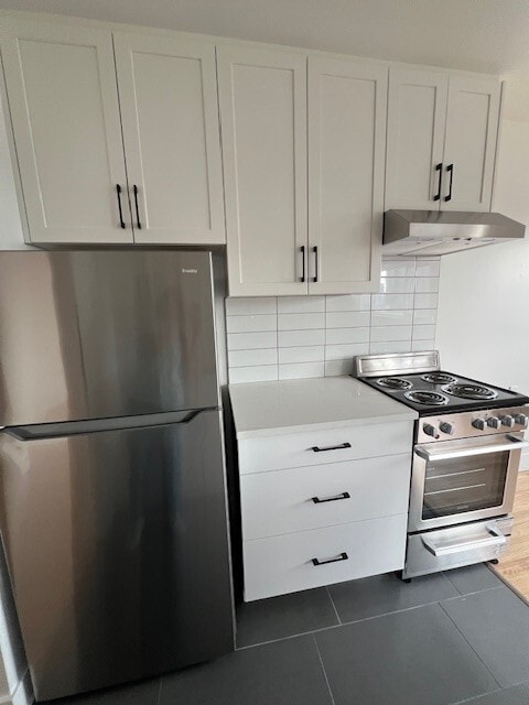 Photo - Newly Renovated, Bright Top Floor in Willingdon Heights Unité 302