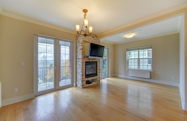 Photo - 1524 14th Ave S