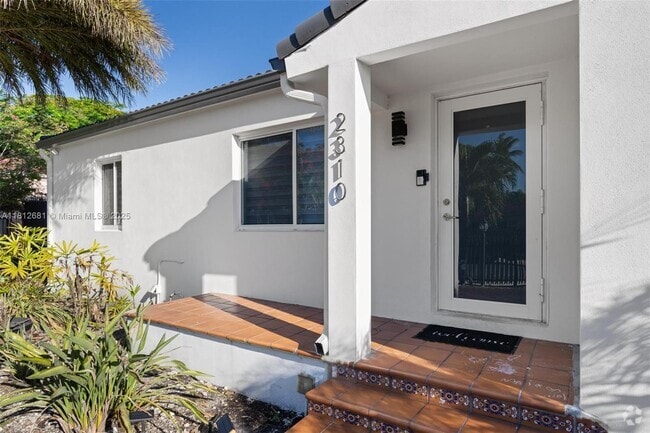 Building Photo - 2310 SW 19th St Rental