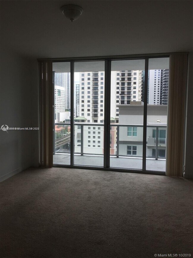 Photo - 1111 SW 1st Ave Unidad 1724-N
