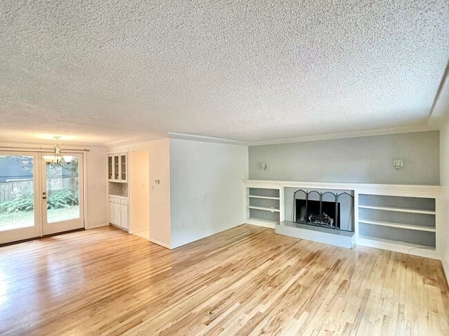 Photo - Spacious 5-Bedroom Home in Prime Location