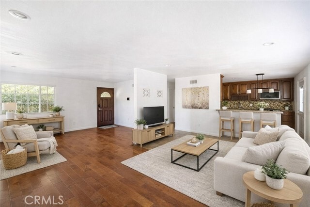 Photo - 7044 White Oak Ave