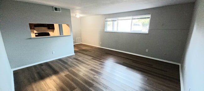 Building Photo - Kettering area! Beautiful 1 bed/1 bath Apartment Unit 4440 - 444 - B