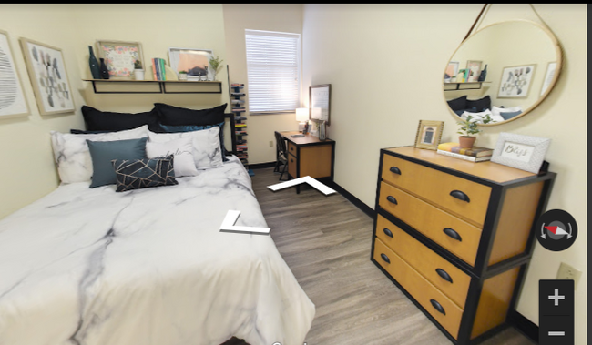 Room 624 D - 8 W Canal St Apartments Unit 624 D
