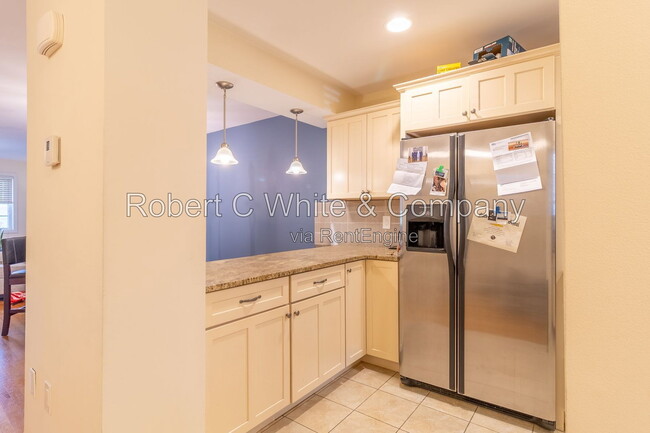330 Crystal Ave Unit 10
