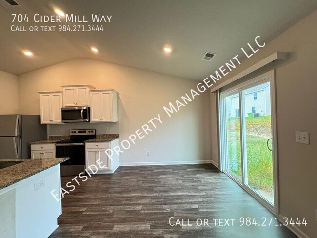 Photo - 704 Cider Ml Wy