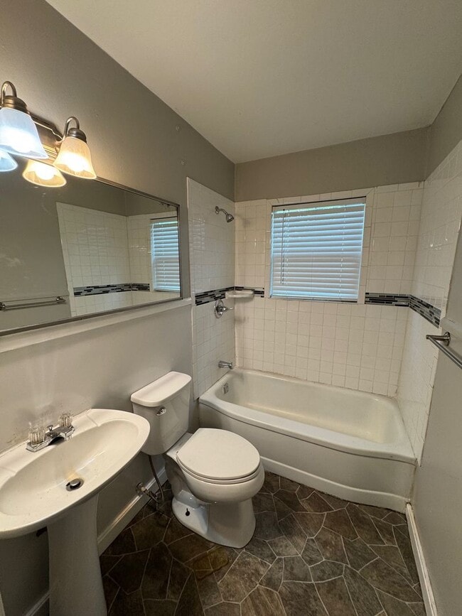 Photo - 2600 McKenzie Ave