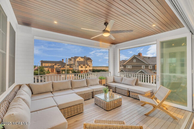 Photo - 985 Ocean Ave