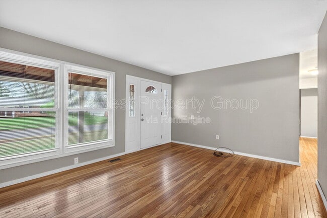 Photo - 1165 Lees Ln