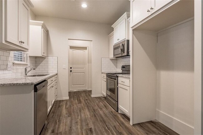 Photo - 433 Chalk Hill Ct