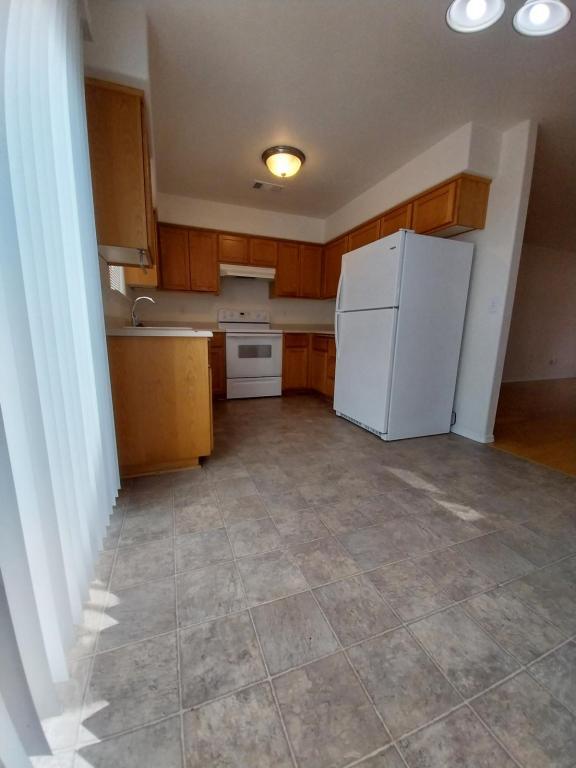 Photo - 617 SW Western Ave