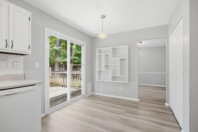 Photo - 11240 Rotherick Dr