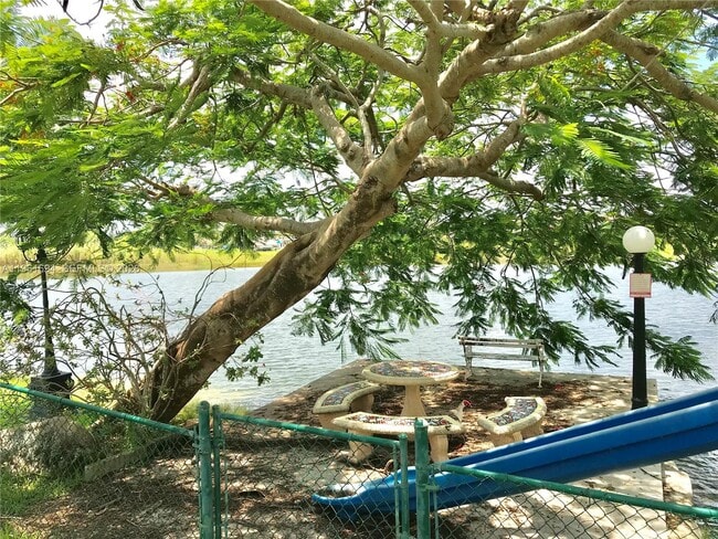 Building Photo - 16274 SW 139th Ct