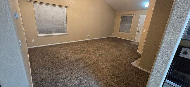 Photo - 721 Waterglen Dr