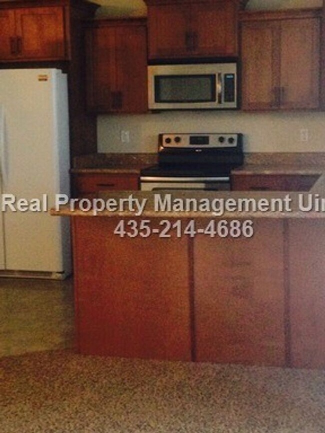 3 Bed 2.5 Bath Townhome in Fox Run House Rental in Vernal, UT