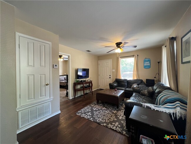 Photo - 896 Advance St Townhome