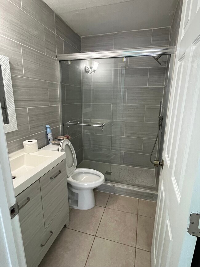 Photo - 7071 61st St