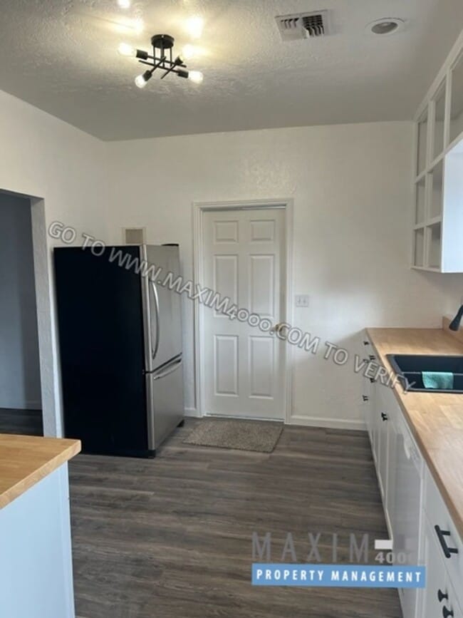 Photo - 506 W Ute Ave
