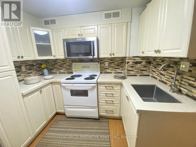 Photo - 30 Goodless Ct