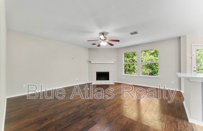 Photo - 1817 Cedarbriar Dr