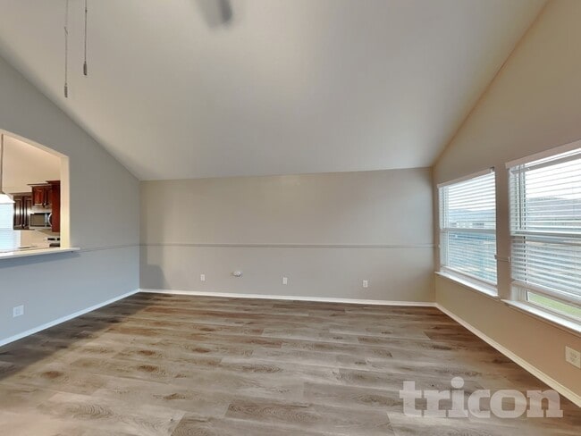 Photo - 5401 Creek Hill Ln