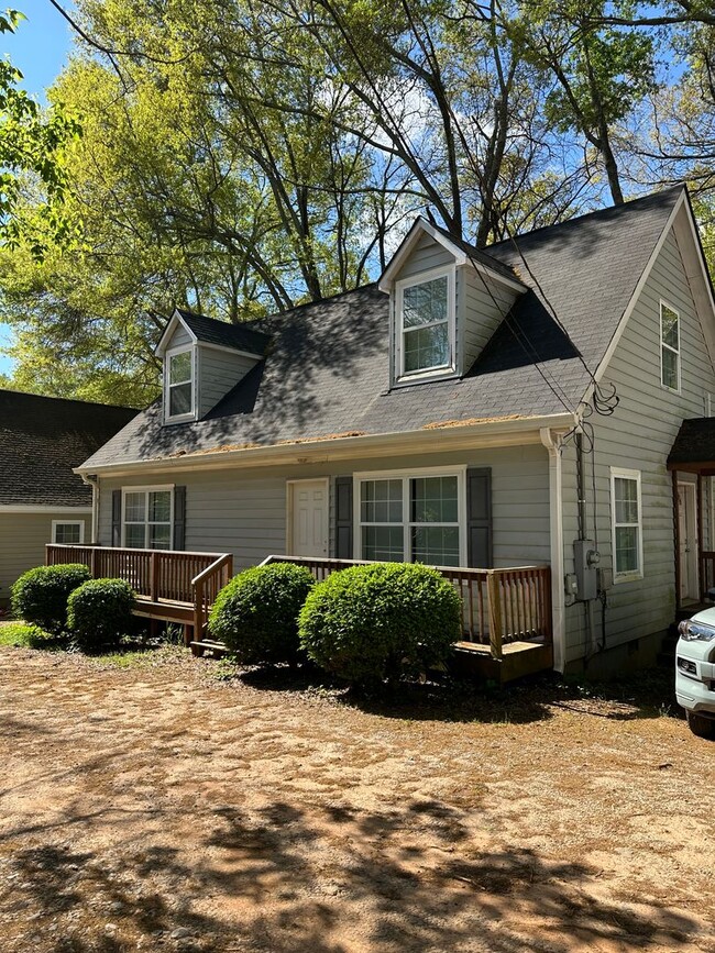 4 Bedroom, 3 Bath home close to UGA & the ... - 4 Bedroom, 3 Bath home close to UGA & the ...