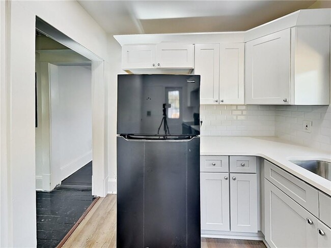 Photo - 12 S Eugenia Pl NW