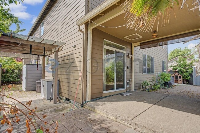 Photo - 132 NE 63rd Ave